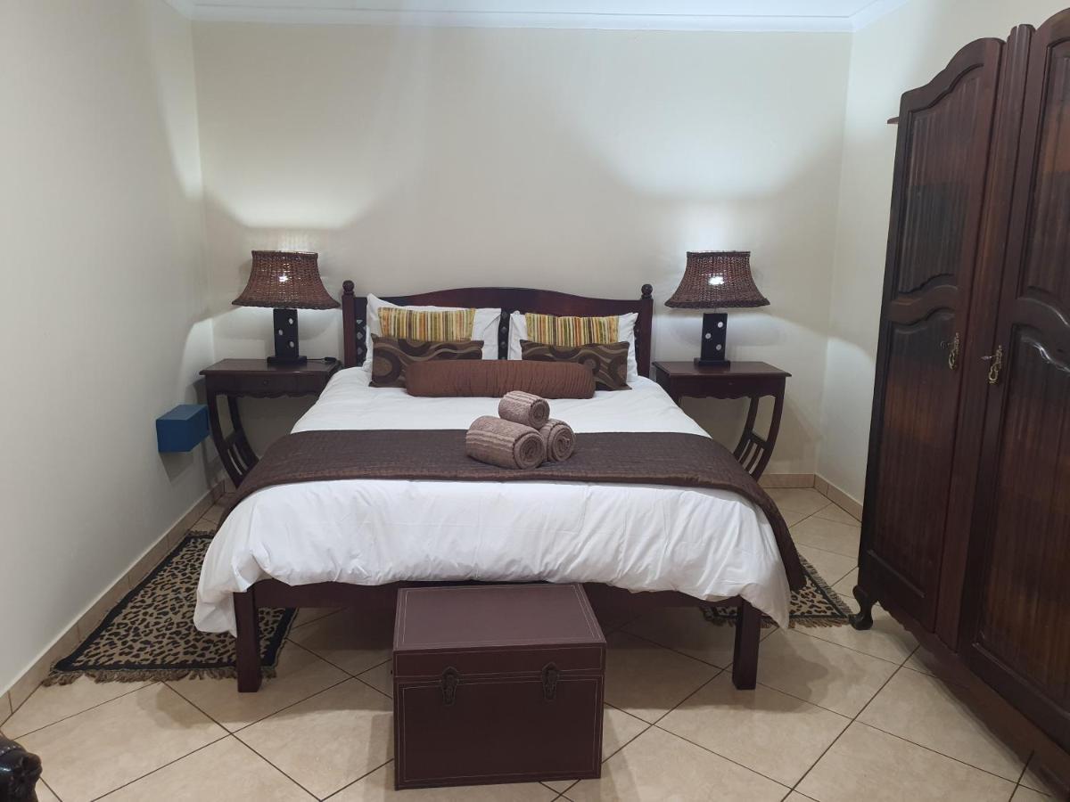 מאלליין Selati 103 Guest Cottages מראה חיצוני תמונה