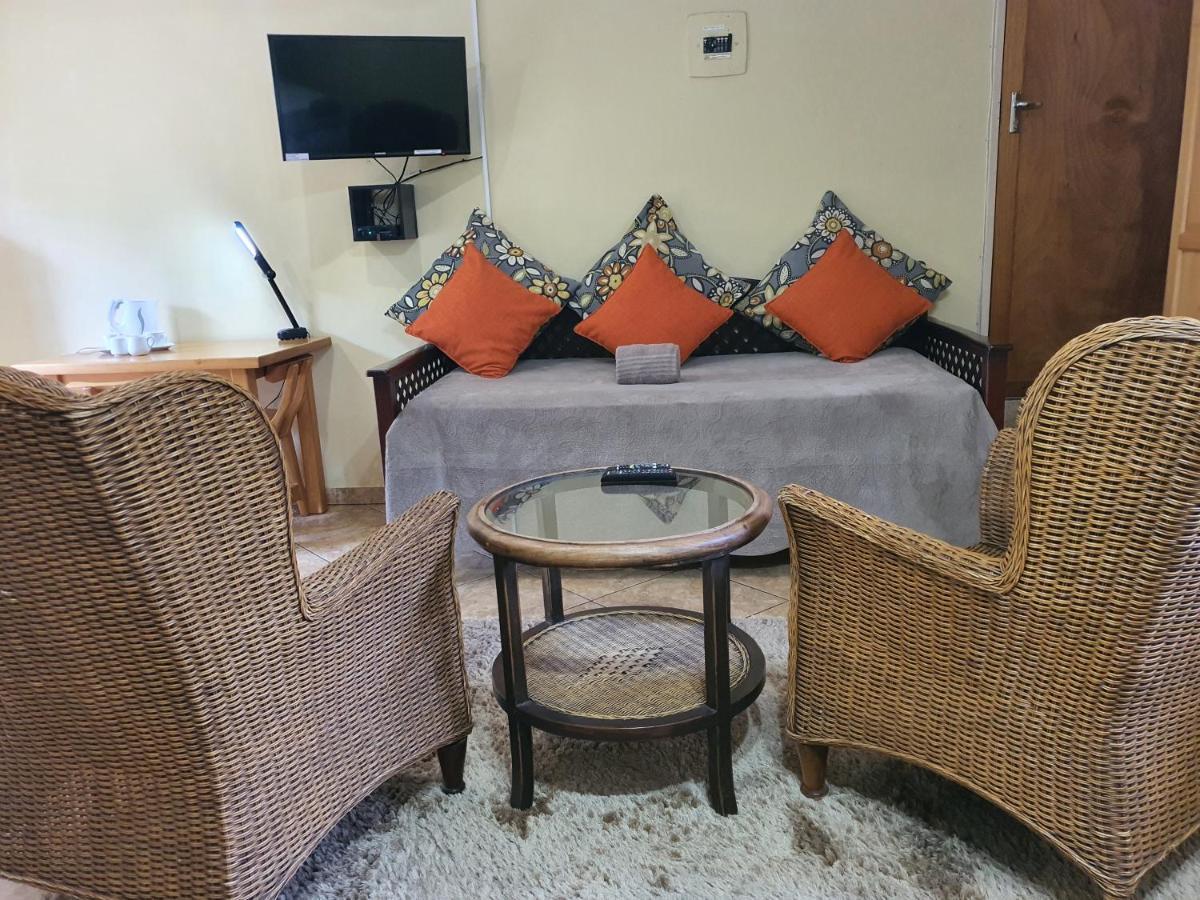 מאלליין Selati 103 Guest Cottages מראה חיצוני תמונה