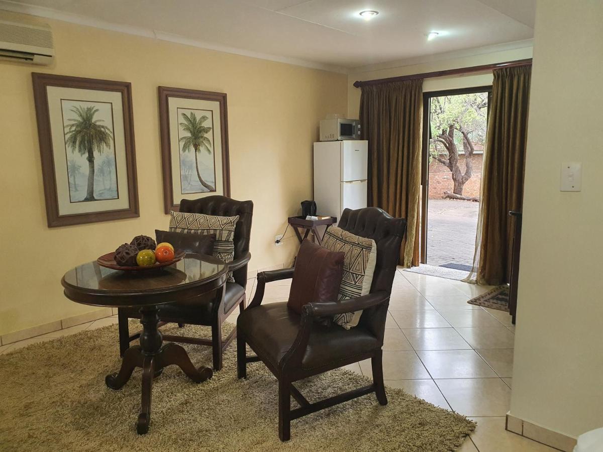 מאלליין Selati 103 Guest Cottages מראה חיצוני תמונה
