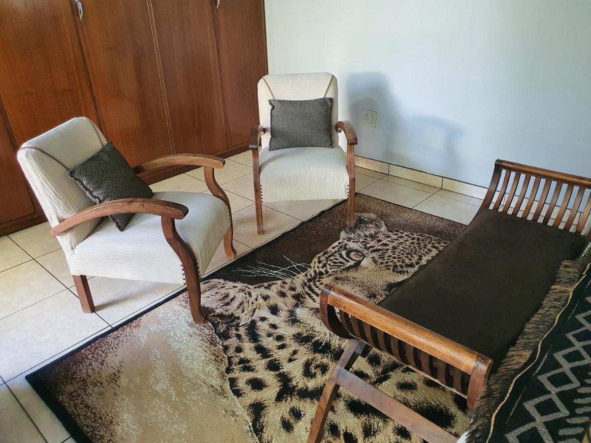 מאלליין Selati 103 Guest Cottages מראה חיצוני תמונה