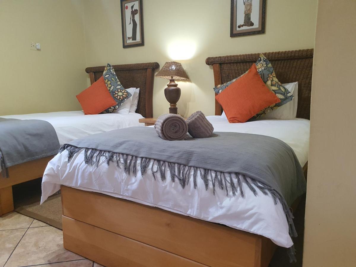 מאלליין Selati 103 Guest Cottages מראה חיצוני תמונה