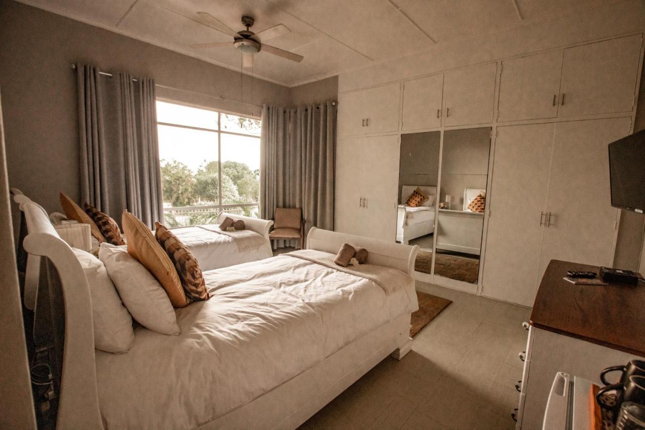 מאלליין Selati 103 Guest Cottages מראה חיצוני תמונה