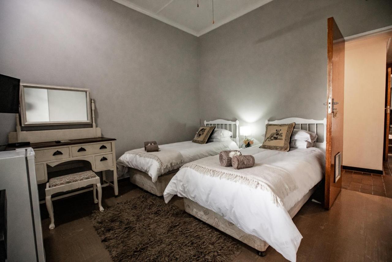 מאלליין Selati 103 Guest Cottages מראה חיצוני תמונה