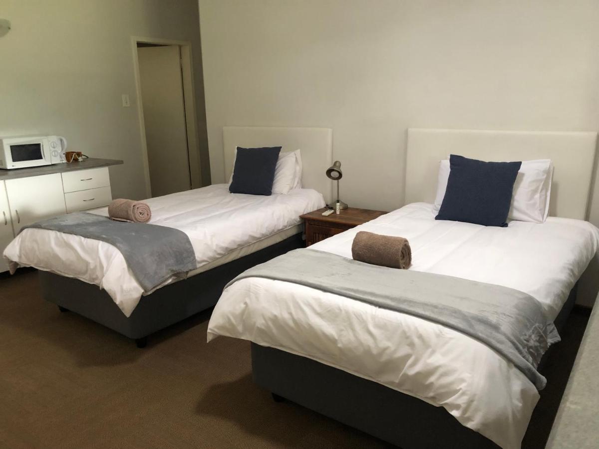 מאלליין Selati 103 Guest Cottages מראה חיצוני תמונה