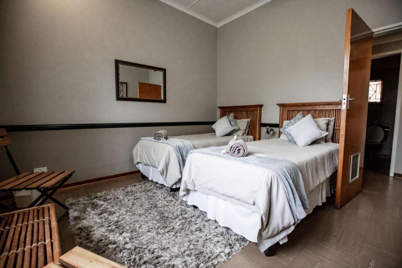מאלליין Selati 103 Guest Cottages מראה חיצוני תמונה