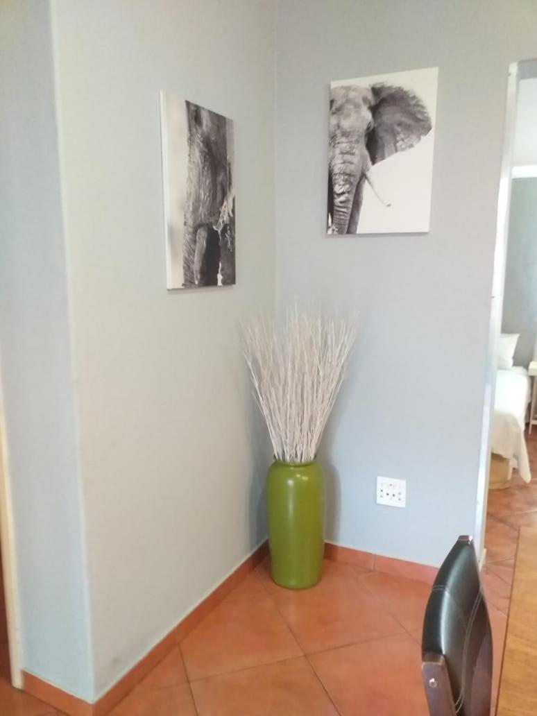 מאלליין Selati 103 Guest Cottages מראה חיצוני תמונה